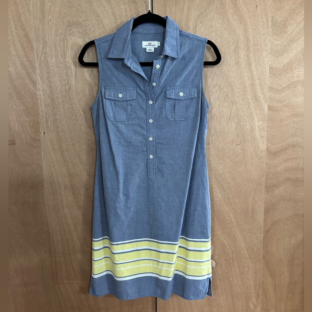 Preppy Vineyard Vines chambray sleeveless button down dress